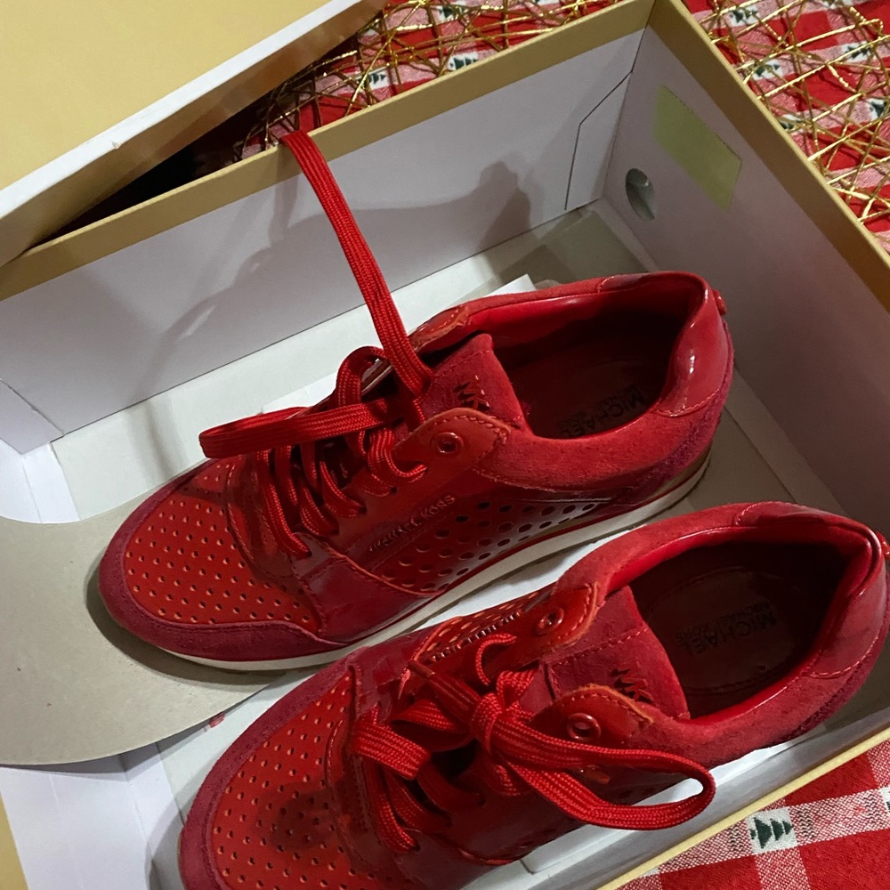 Micheal kits sneakers size 6 brand new